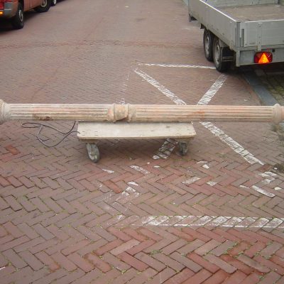 Pfosten aus Gusseisen.