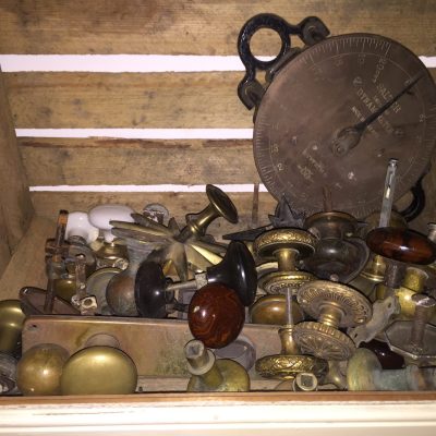 Verschiedene Türknöpfe