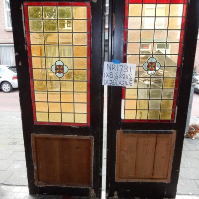 Altes Türblatt mit roter Glasmalerei - Nr. 1731