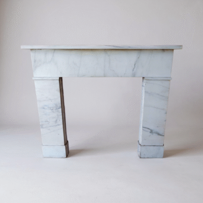 Kamin mit weißer Marmoreinfassung Nr. 1628